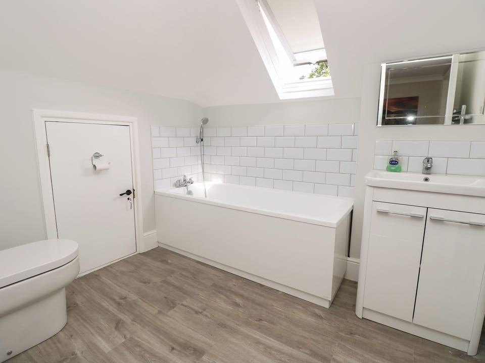 Chine Heights Cottage in Poole