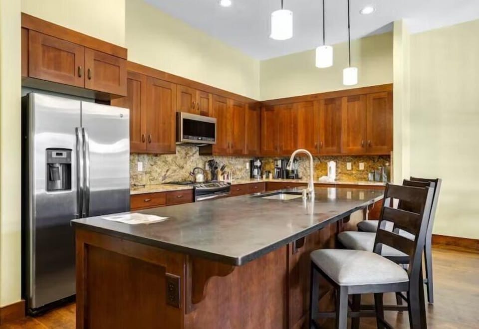 Condo (Luxury 3 Bedroom Water House on Main ) | Exterior
