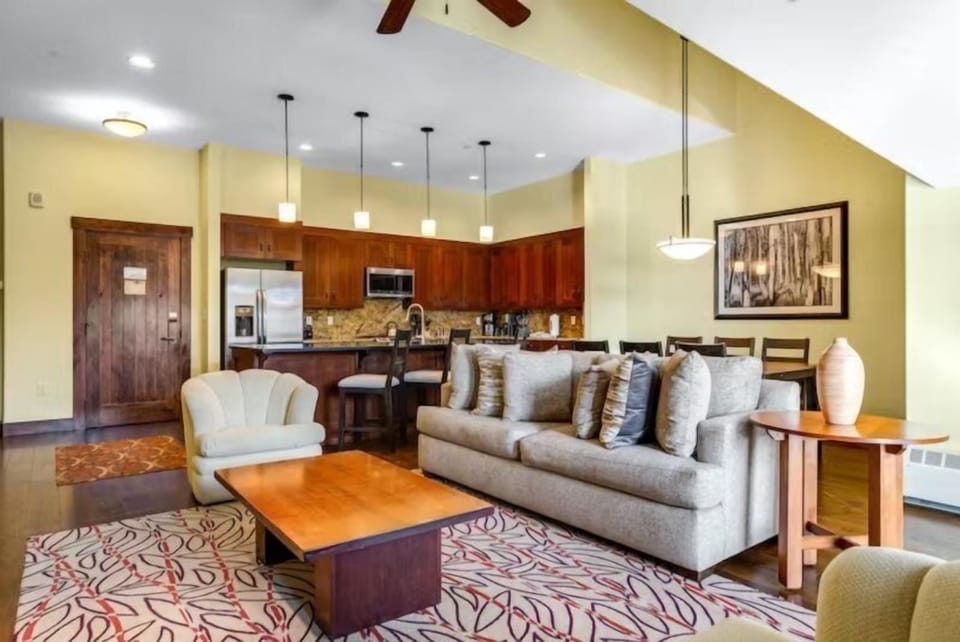 Condo (Luxury 3 Bedroom Water House on Main ) | Exterior