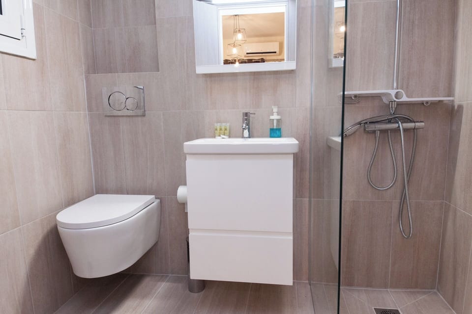 Urban Chic 2BR Experience in Galatsi Apartment in Athens
