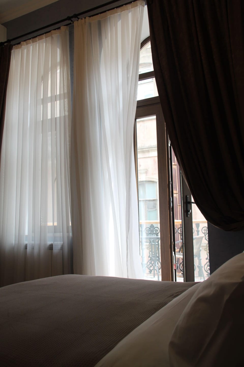 Comfort Double Room, 1 Queen Bed, Balcony | In-room safe, desk, blackout drapes, soundproofing