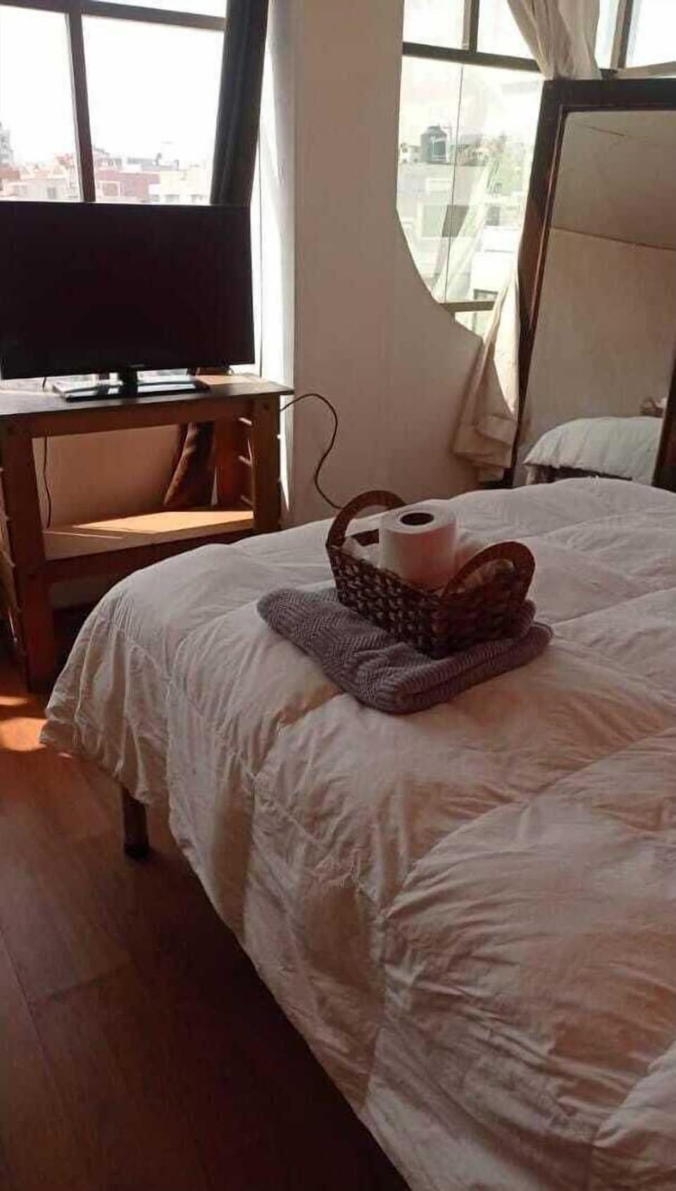 Executive Apartment | Iron/ironing board (on request), WiFi (free), bed sheets