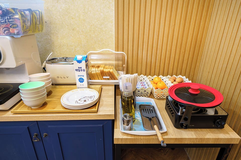 Free daily self-serve breakfast