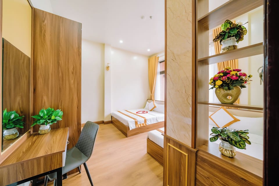 Deluxe Double or Twin Room | Hypo-allergenic bedding, minibar, desk, laptop workspace