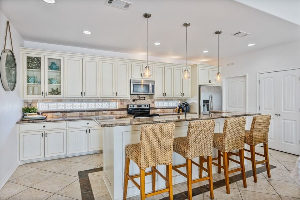 House, 3 Bedrooms | Private kitchen | Coffee/tea maker, fridge, toaster