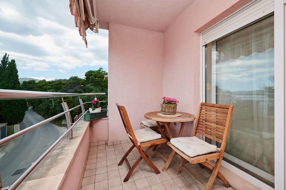 Comfort Apartment | Balcony