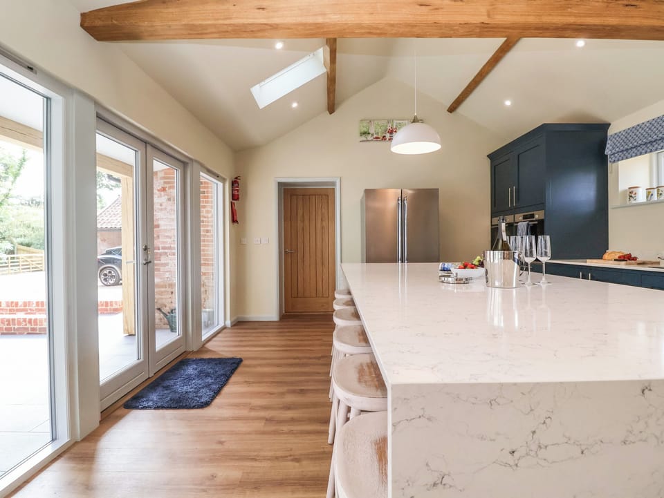 Cottage | Private kitchen | Fridge, dishwasher, electric kettle, toaster