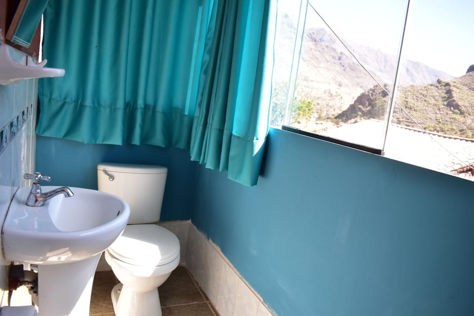 Basic Double Room Single Use | Bathroom | Shower, rainfall showerhead, hair dryer (on request)