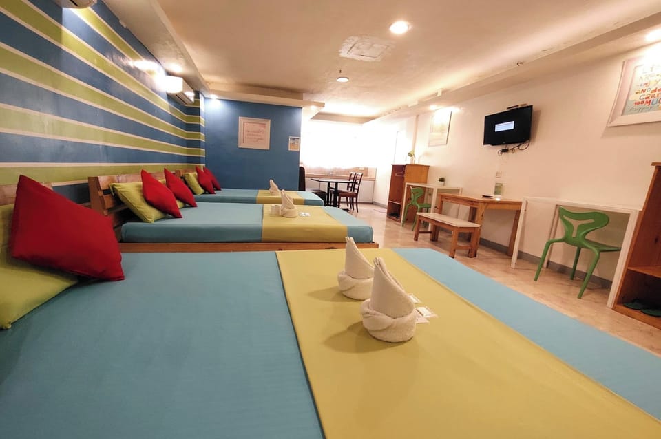 Family Room | Desk, iron/ironing board (on request), WiFi (free), bed sheets