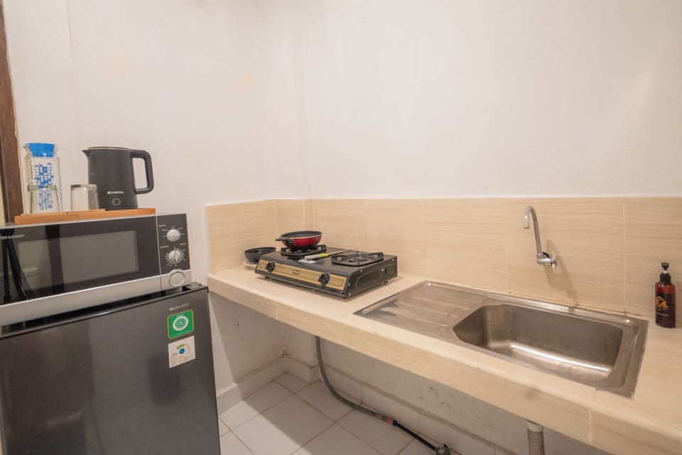 Comfort Suite | Private kitchenette | Electric kettle