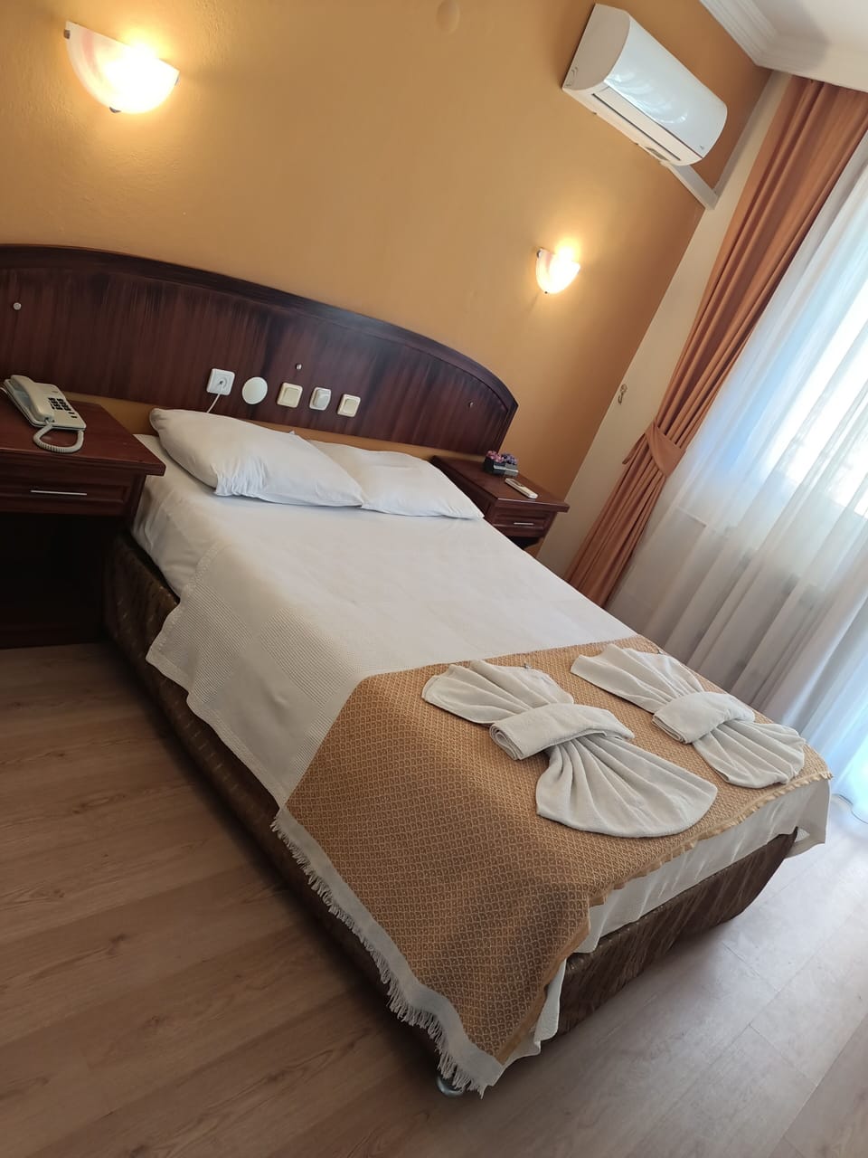 Standard Double or Twin Room, Balcony, Pool View | Desk, laptop workspace, bed sheets