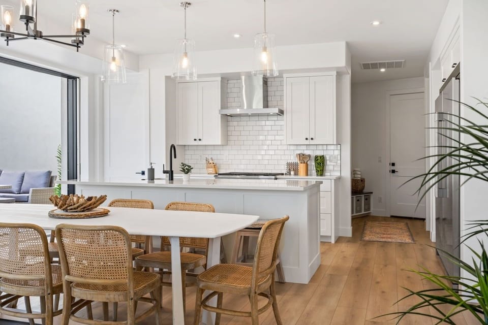 House, 5 Bedrooms | Private kitchen | Fridge, oven, coffee/tea maker, electric kettle