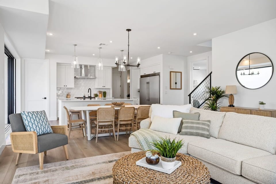 House, 5 Bedrooms | Living area | Smart TV