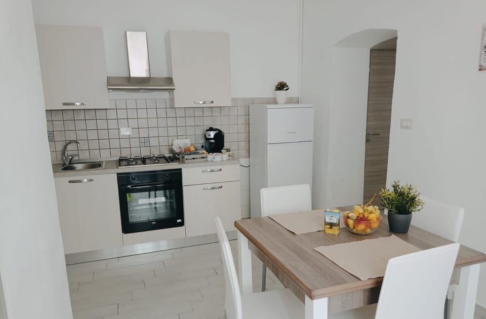 Family Room | 1 bedroom, desk, iron/ironing board, free WiFi