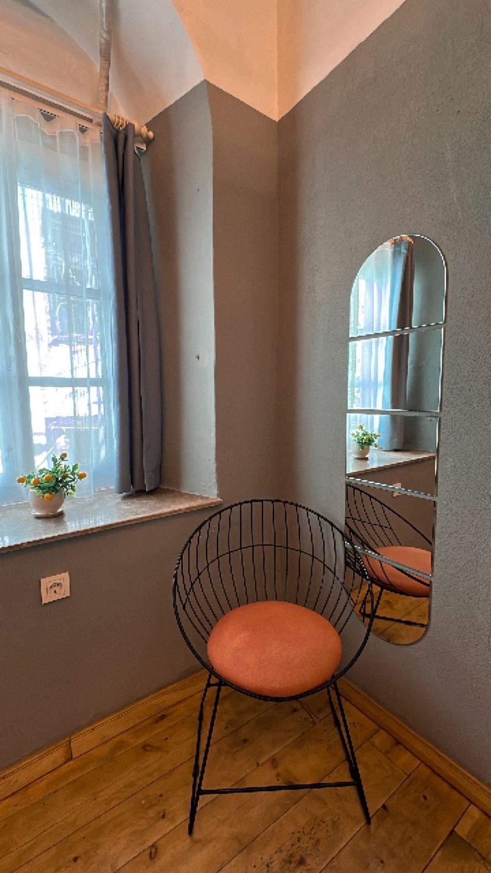 Standard Double Room, 1 Double Bed, Non Smoking, City View | Living area