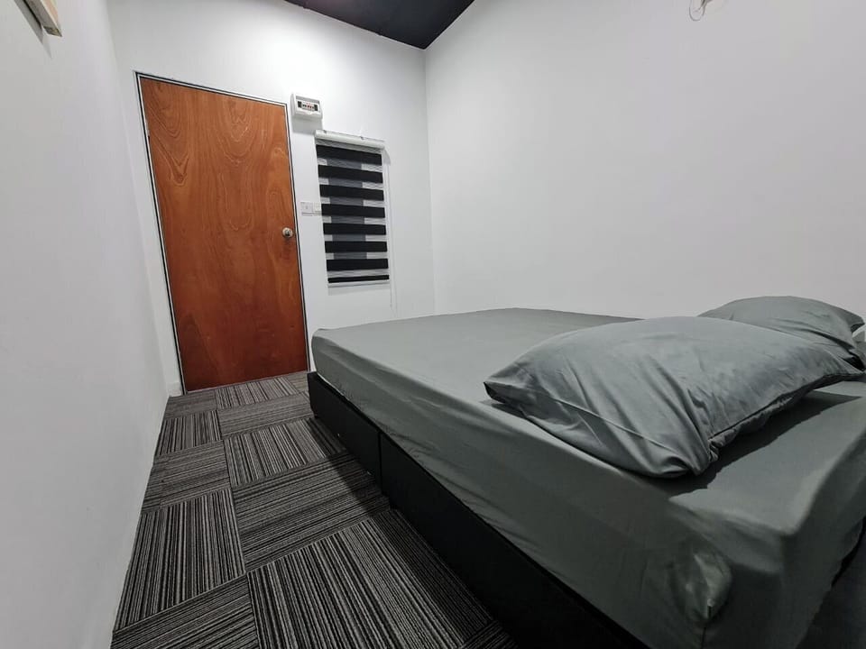 Basic Double Room | Iron/ironing board (on request), WiFi (free)