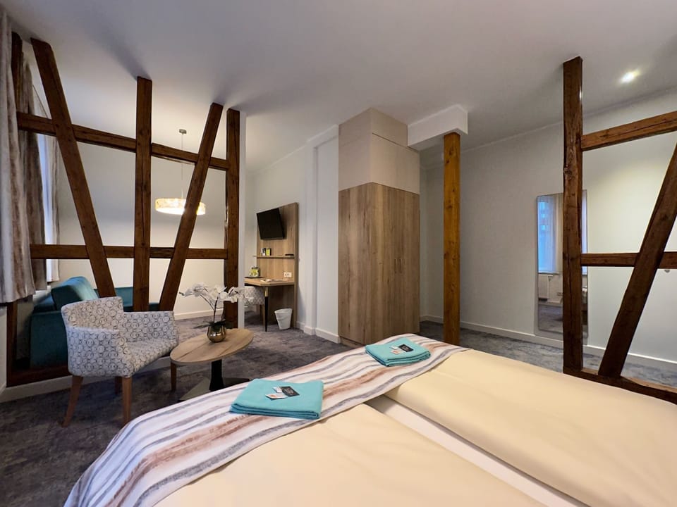 Deluxe Double Room | Desk, laptop workspace, WiFi (free), bed sheets