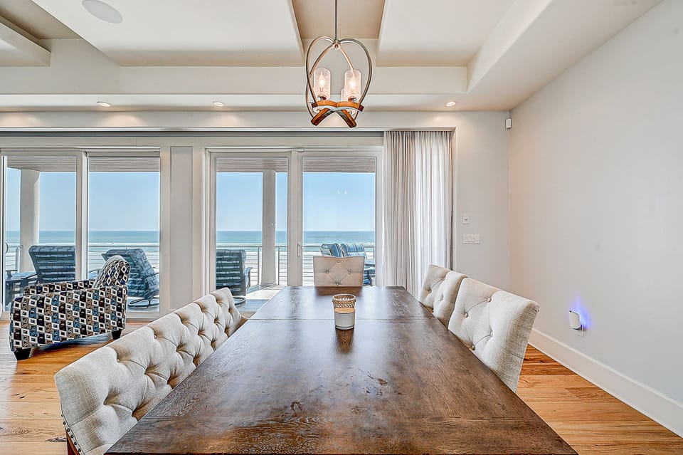 House, Multiple Beds, Pool Access, Beach View | Dining
