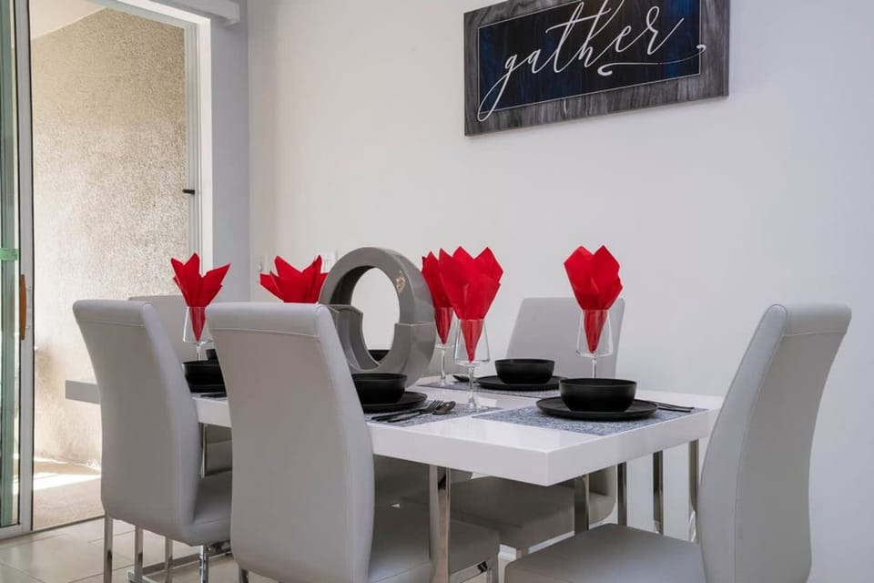 House | 4 bedrooms, Internet