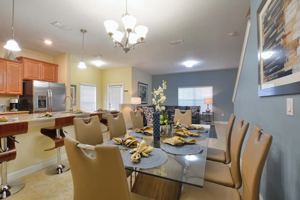 House | 5 bedrooms, high-speed internet