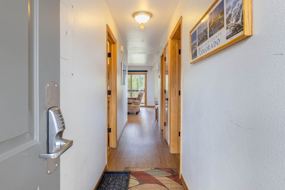 Condo, 2 Bedrooms | Interior