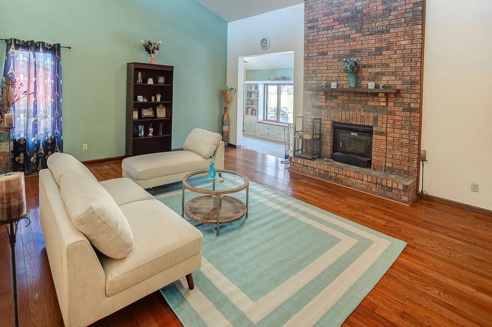 House, 4 Bedrooms | Living area | Smart TV