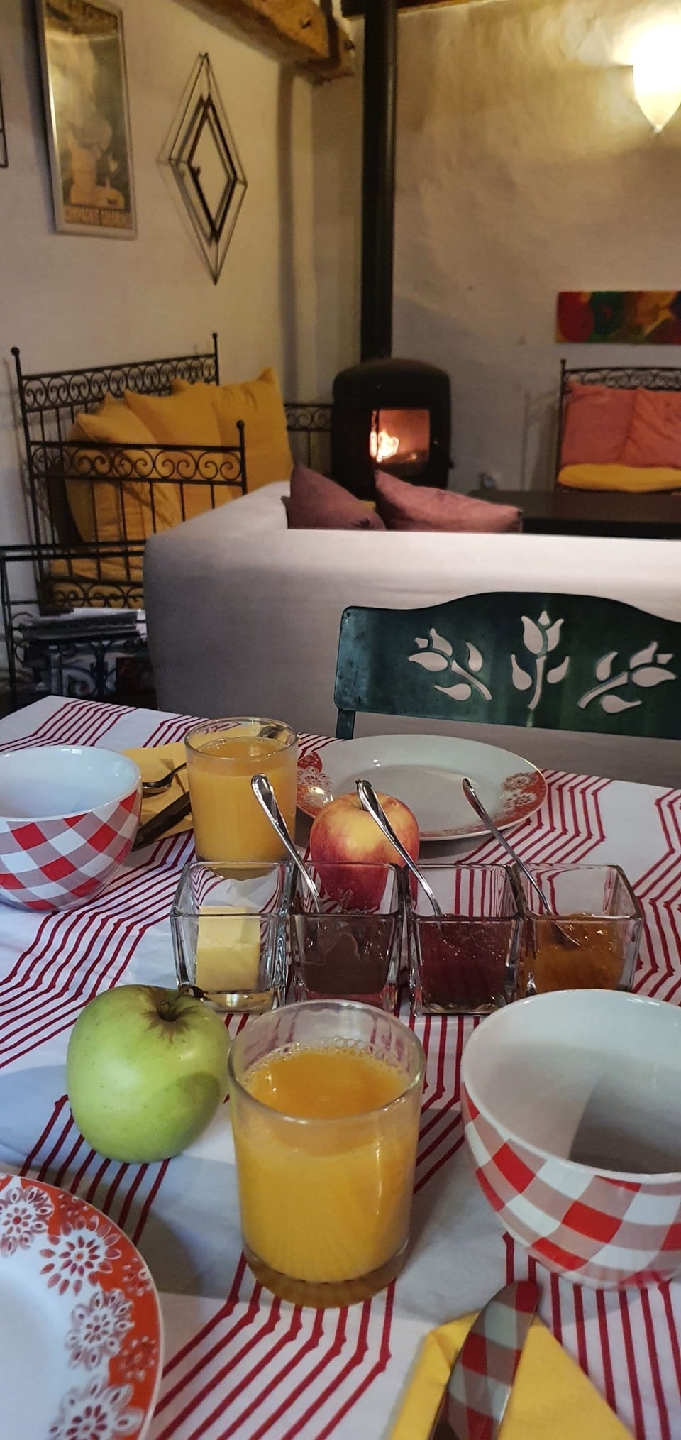 Free daily continental breakfast