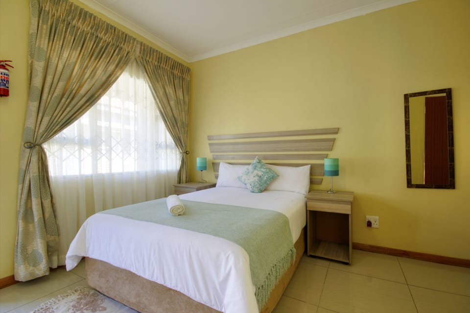 Superior Double Room, 1 Double Bed, Non Smoking, Garden View | Individually decorated, individually furnished, desk, laptop workspace