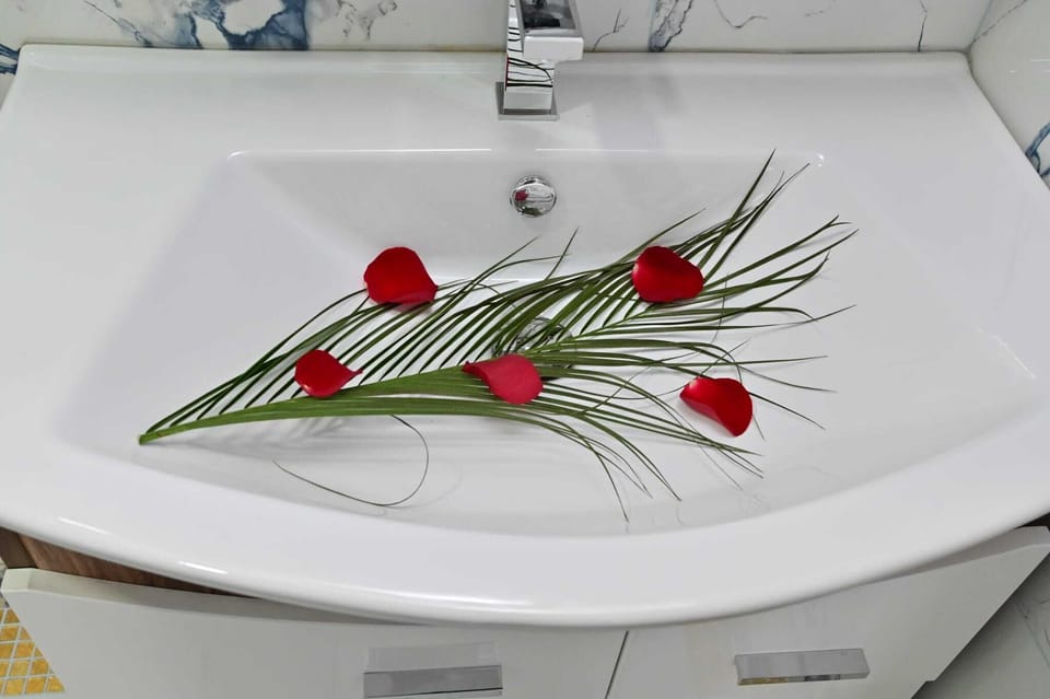 House | Bathroom | Separate tub and shower, deep soaking tub, slippers, bidet