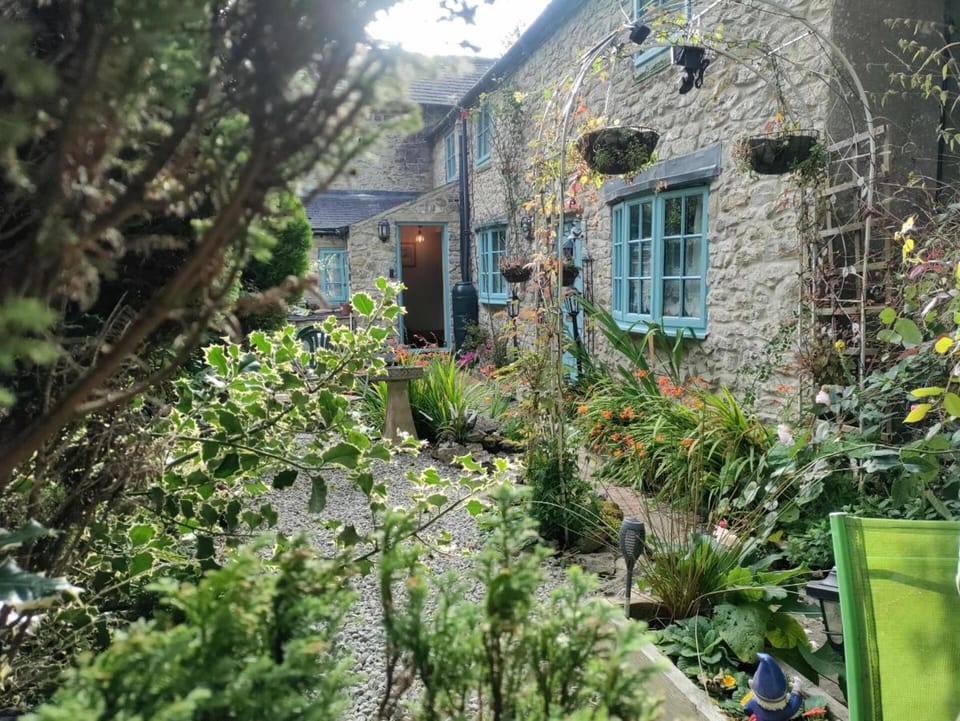 Cottage | Property grounds