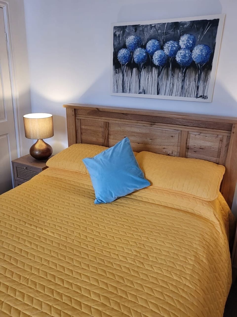 Design Double Room, 1 King Bed | Laptop workspace, free WiFi