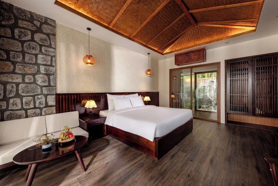 Premier Double Room, 1 Bedroom, Non Smoking, Lake View | Premium bedding, minibar, in-room safe, desk
