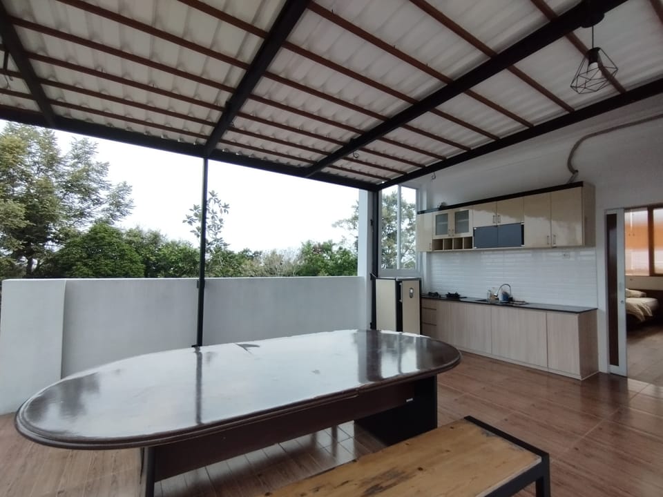 Deluxe Studio, 1 Bedroom, Mountain View | Private kitchen