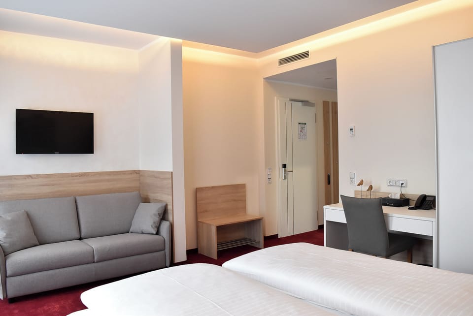 Superior Room | In-room safe, individually decorated, desk, laptop workspace