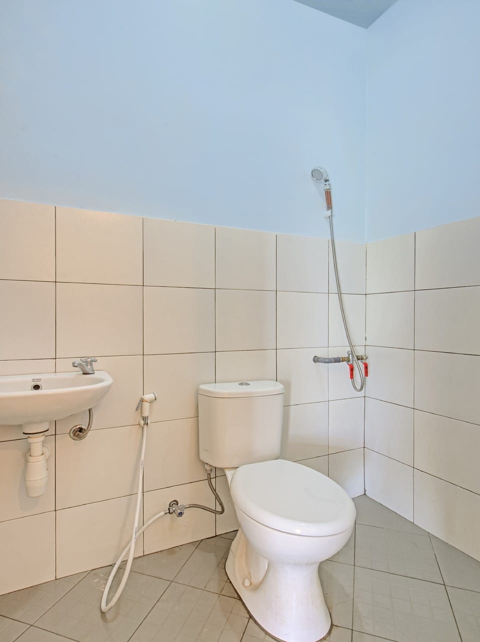 Standard Double Room | Bathroom | Shower, towels