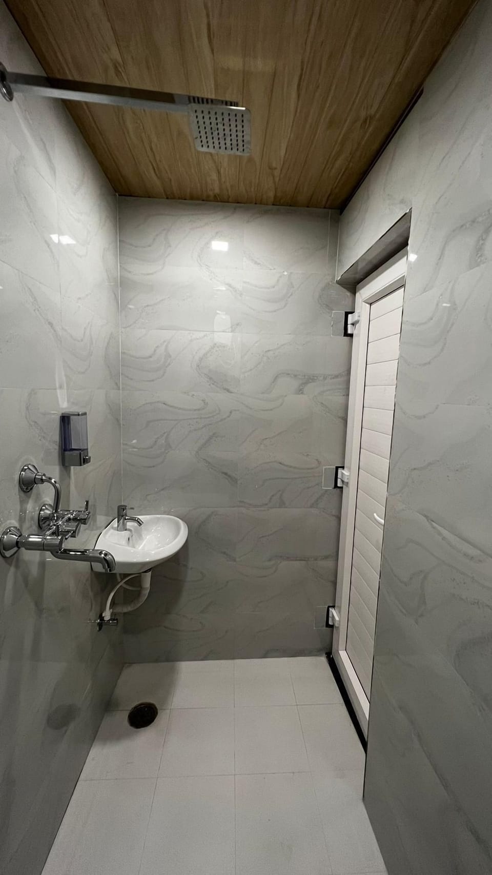 Deluxe Room | Bathroom