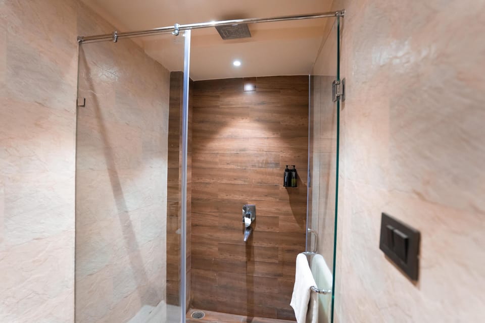 Standard Room | Bathroom