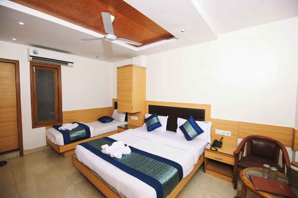 Family Room | Premium bedding, desk, free WiFi, bed sheets
