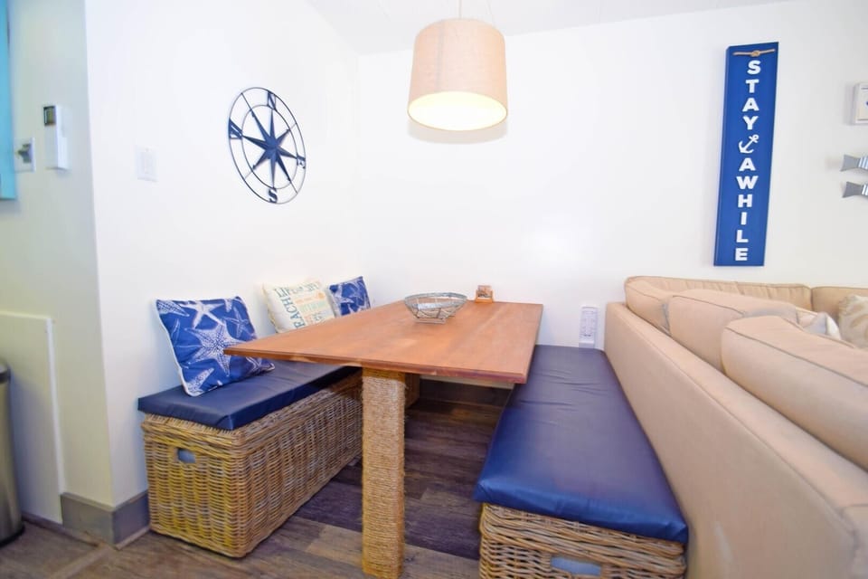 Condo, 1 Bedroom | Dining