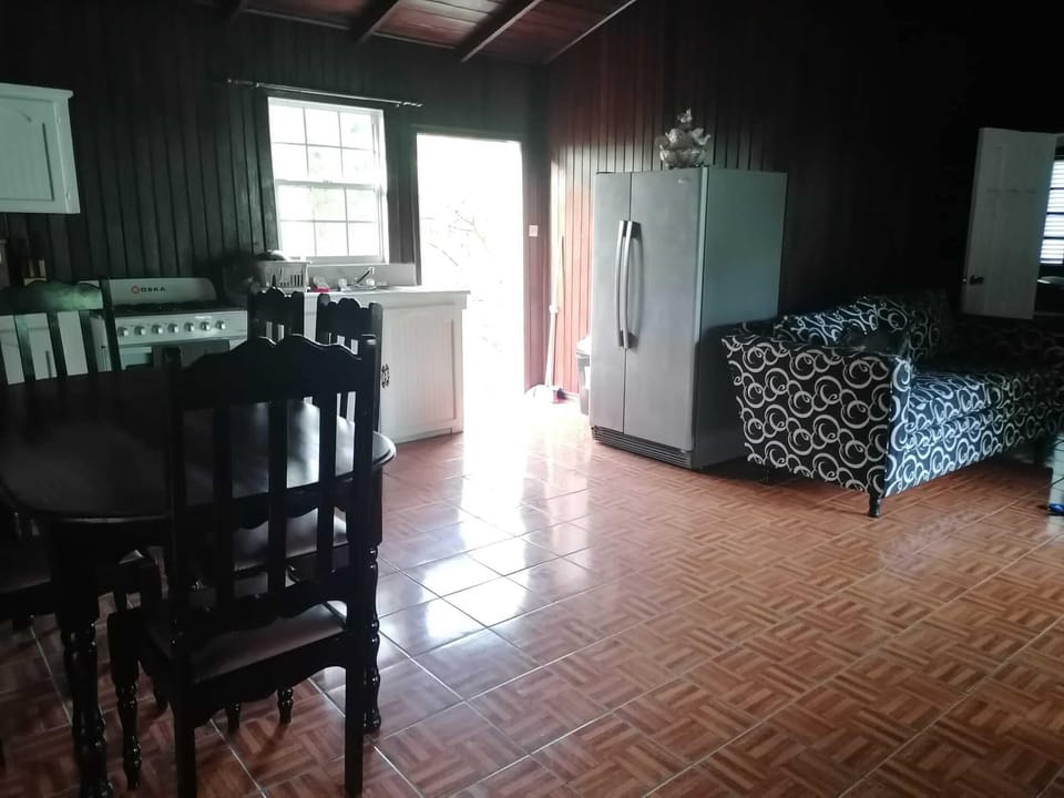 Family Cottage | In-room dining