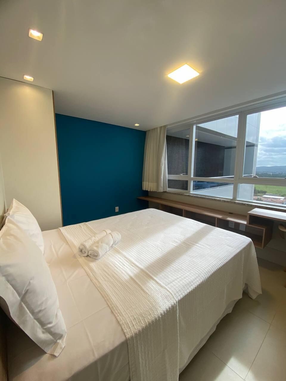 1 bedroom, premium bedding, desk, laptop workspace
