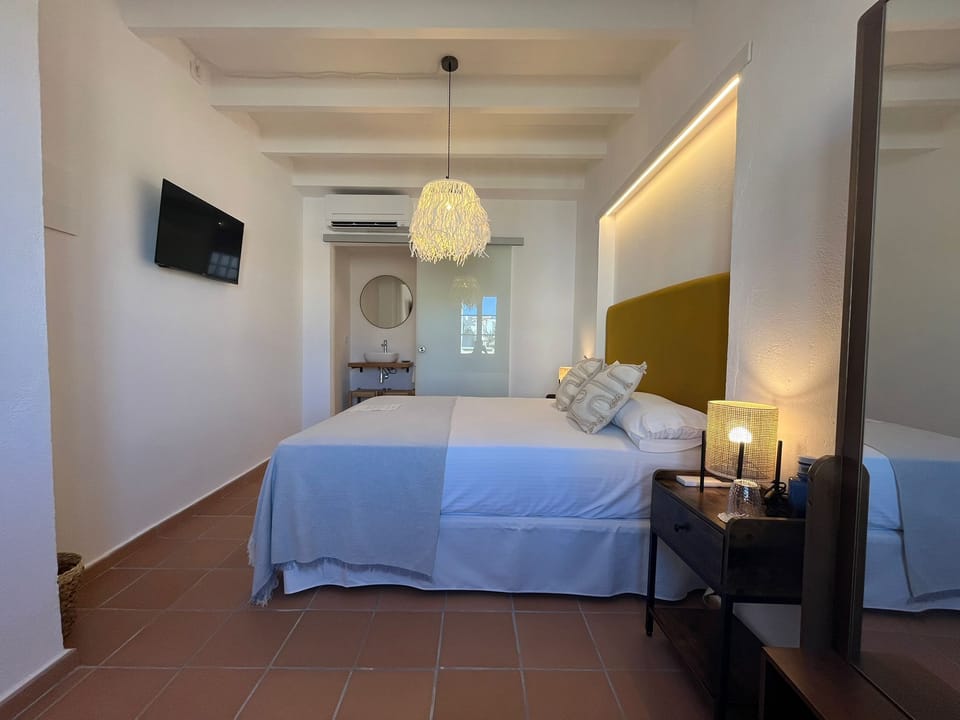 Standard Double Room, 1 Queen Bed | Soundproofing, WiFi (free), bed sheets