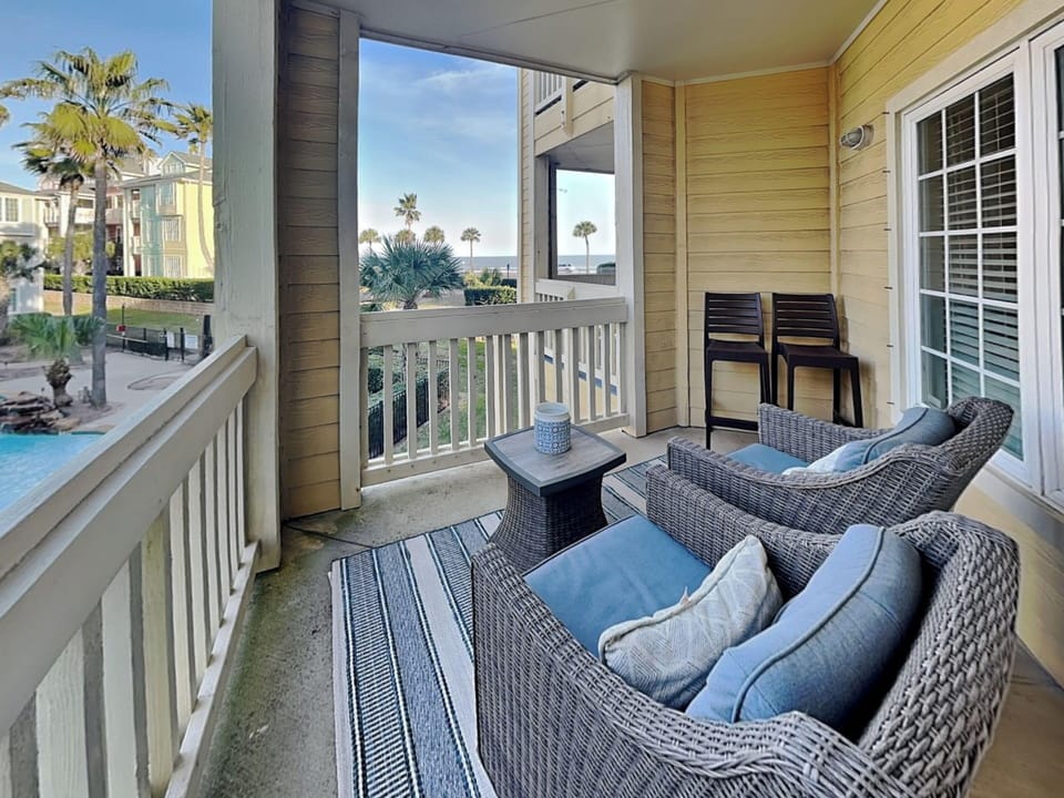 Condo (1 Bedroom) | Front of property