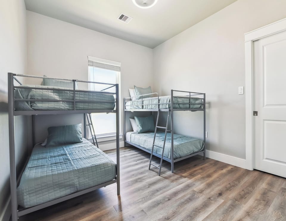 House (3 Bedrooms) | Property amenity