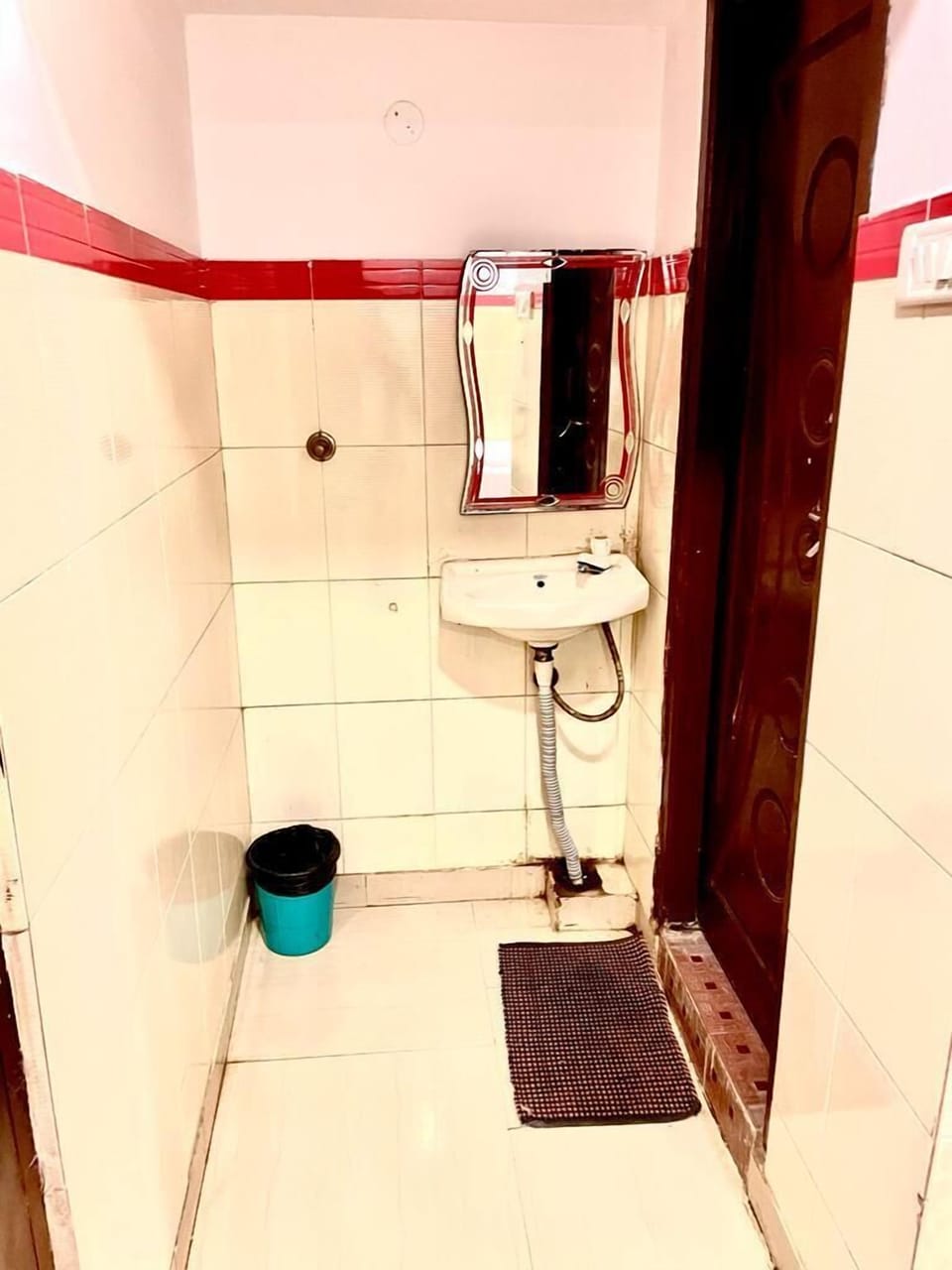 Comfort Double Room | Bathroom | Free toiletries