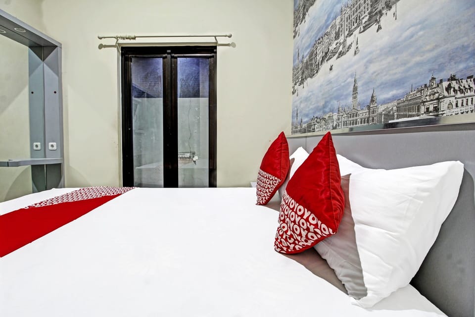Deluxe Double Room | Free WiFi, bed sheets
