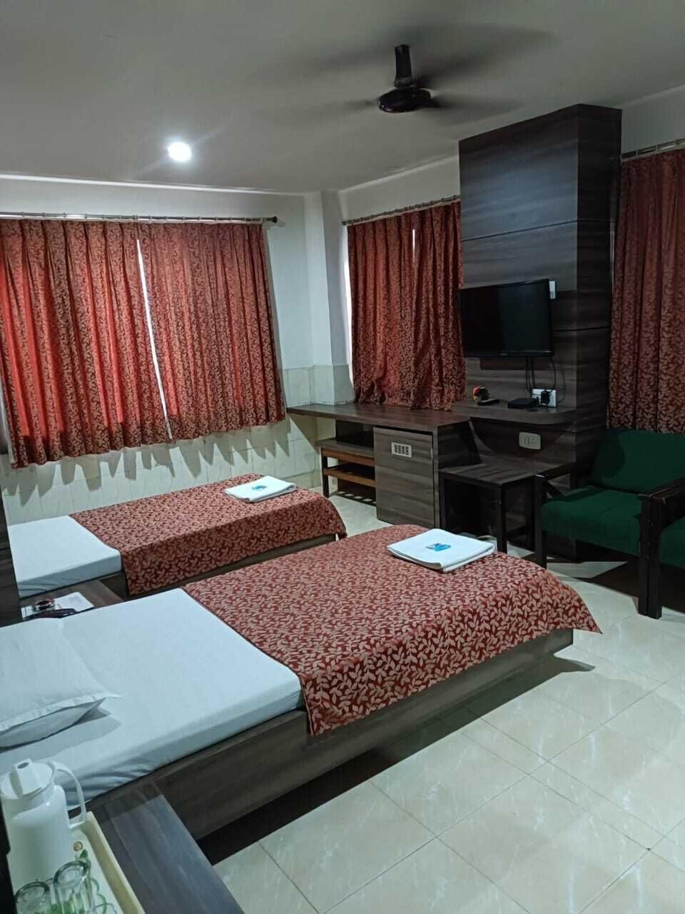 In-room safe, desk, soundproofing, free WiFi