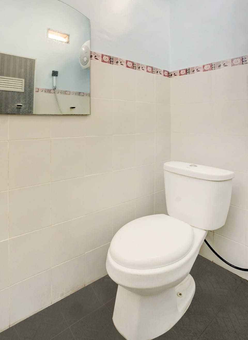 Standard Double Room | Bathroom | Shower, towels