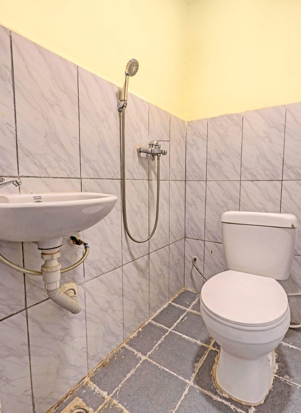 Deluxe Double Room | Bathroom | Shower, towels, toilet paper