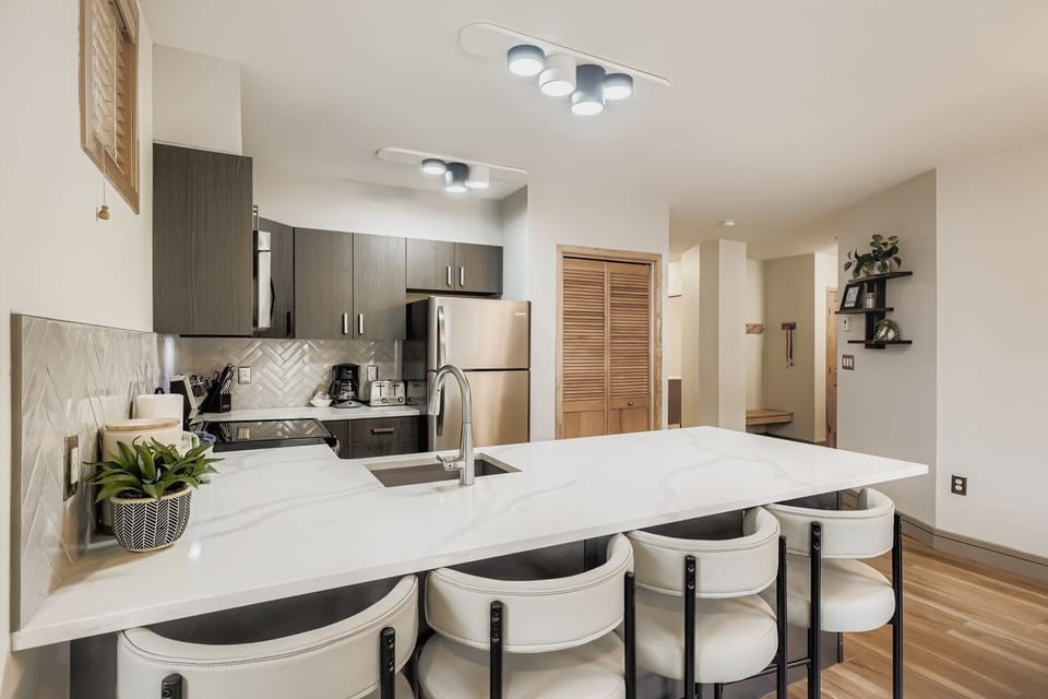 Condo, 3 Bedrooms | Private kitchen | Coffee/tea maker, fridge, oven, toaster